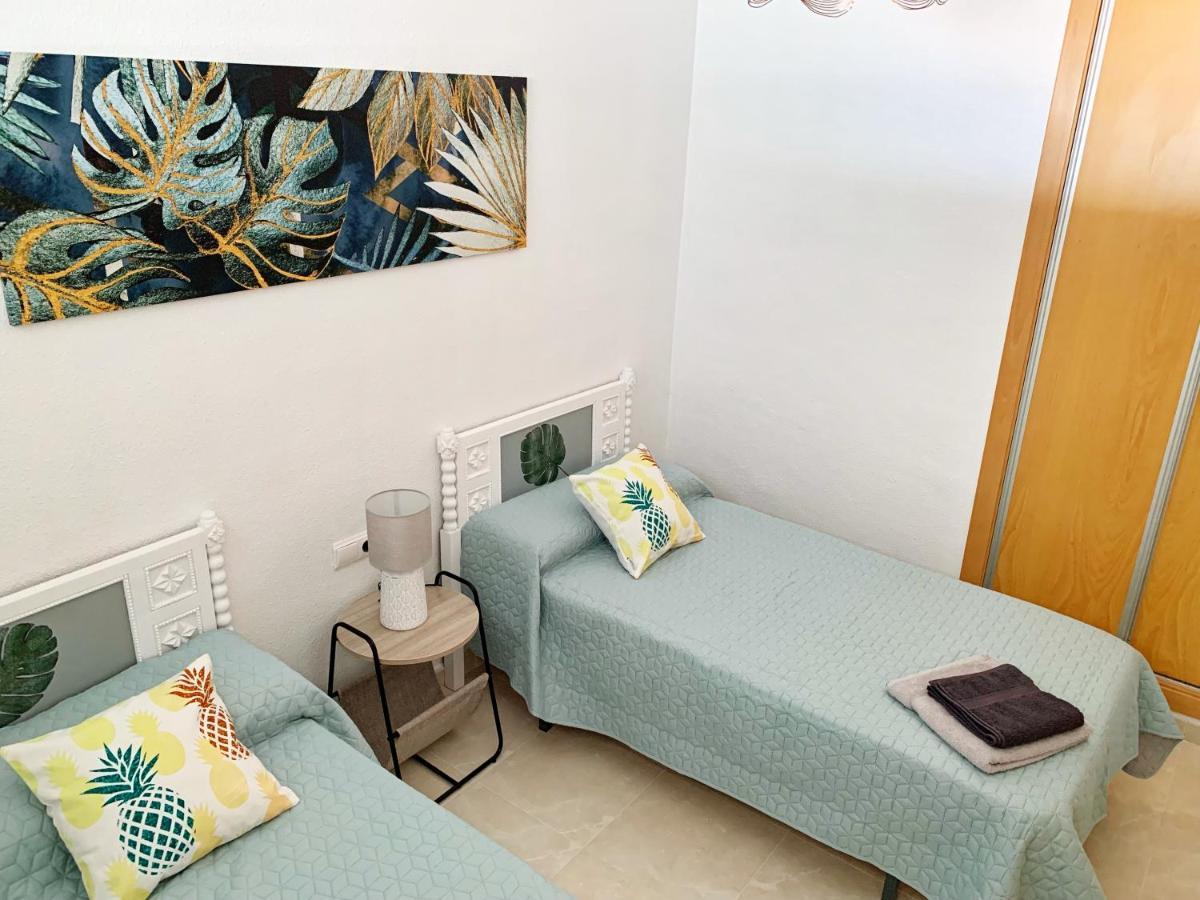 Sunny Beach Retreat Apartment Санта Пола Екстериор снимка